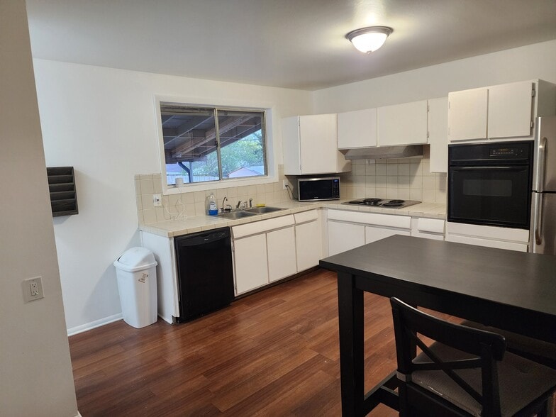 Building Photo - 7618 Umatilla St