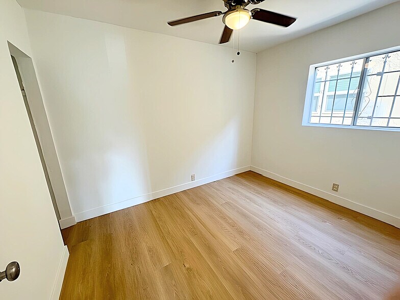 Building Photo - 849 N Vendome St