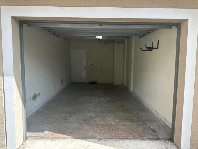 Building Photo - 6370 Emerald Dunes Dr