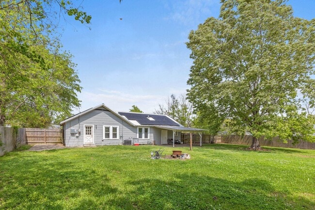 Building Photo - 207 Duff St