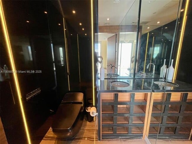 Building Photo - 92 SW 3rd St