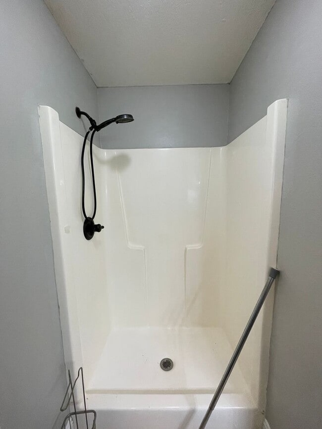 Building Photo - 3BR/2BA Located in Miller Farms Subdivision Across from MAFB!