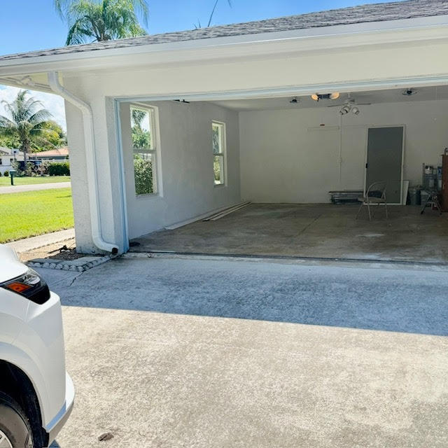 Building Photo - 4073 Lakespur Cir S