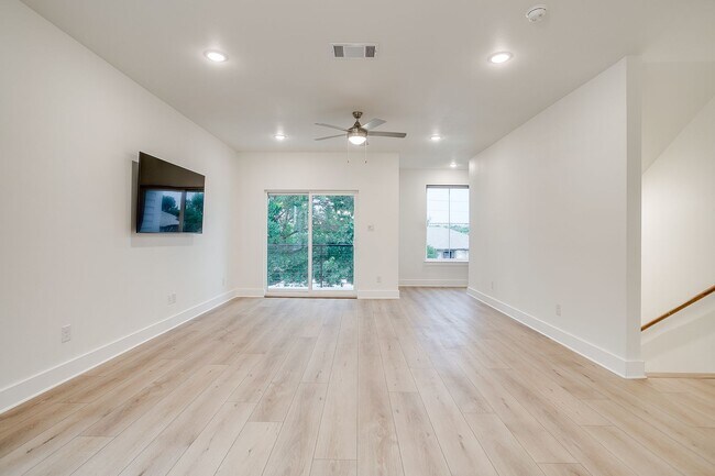 Building Photo - 2843 Forest Park Blvd