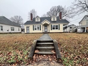 Building Photo - 406 N 16th Ave