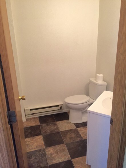 Building Photo - 344 Caswell Ave W