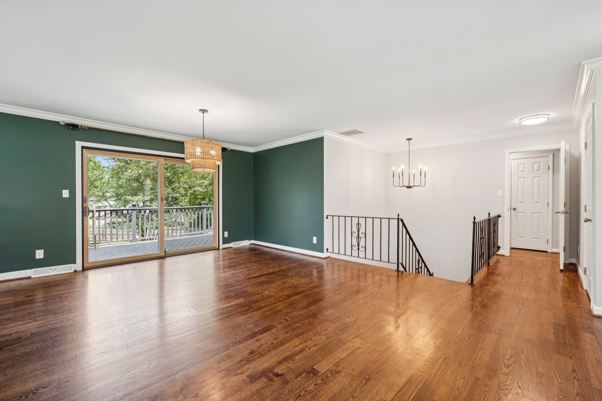 Building Photo - 8323 Cliffside Dr