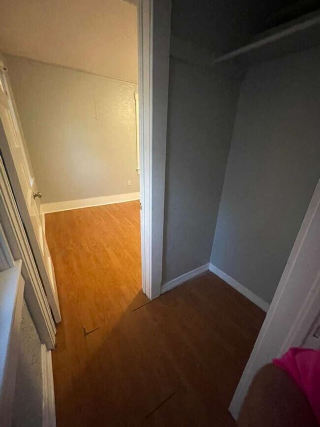 Building Photo - 8406 N Brooks St