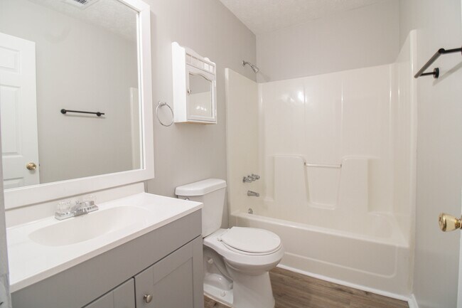Building Photo - 5451 Minnie Lee Dr