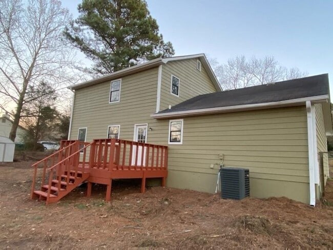 Building Photo - 244 Christy Ln