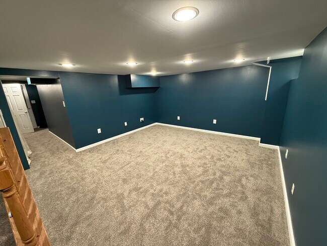 Building Photo - 21 Skidmore Ct