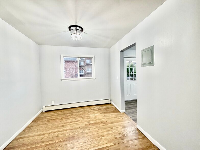 Building Photo - 29 Lee Ct