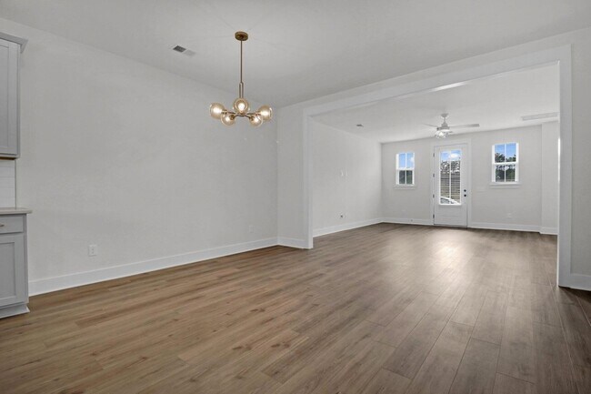 Building Photo - 266 Symphony Ave