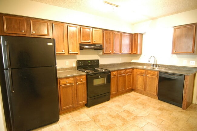 Building Photo - Inglewood Duplex Available Now!