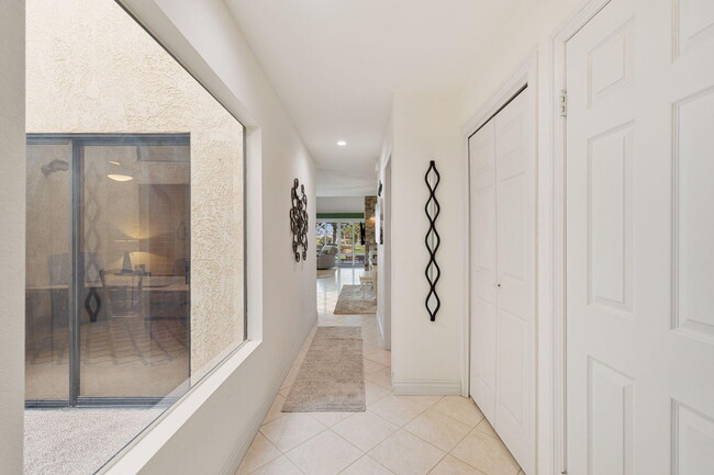 Building Photo - 41484 Woodhaven Dr W