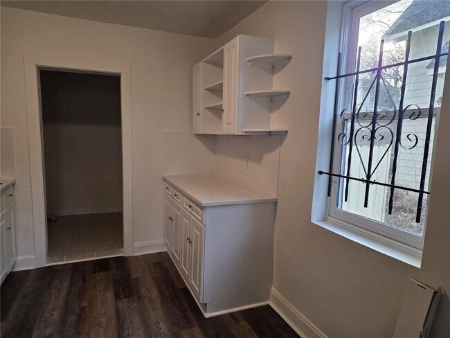 Building Photo - 210 Ormond St SW