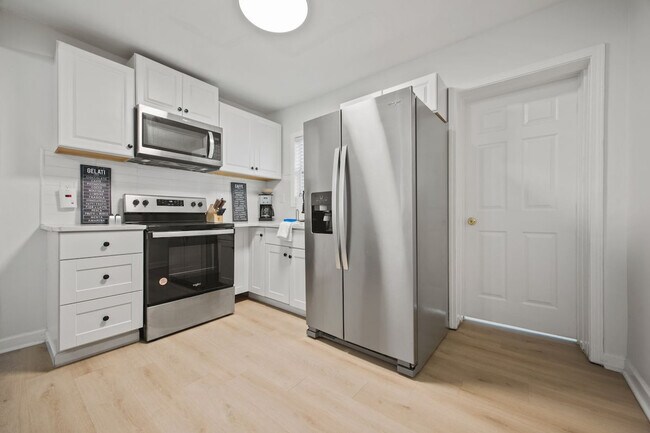 Building Photo - 1346 Lorenzo Dr SW