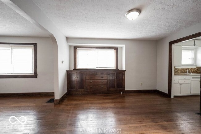 Building Photo - 4850 Hillside Ave