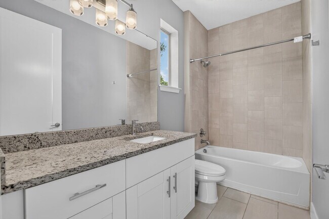Building Photo - 105 W Grant St