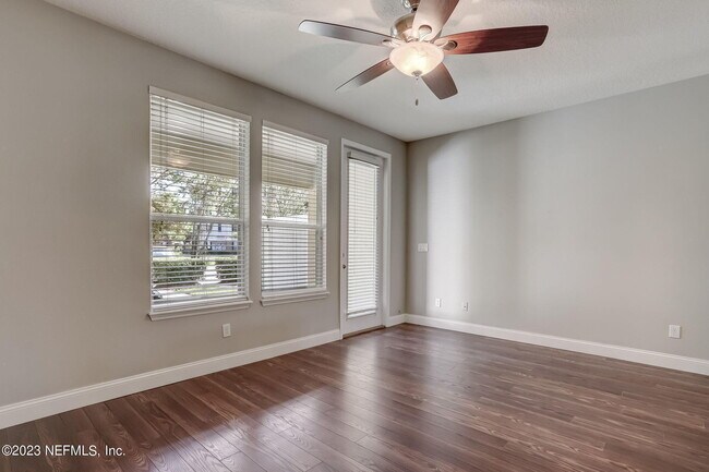 Building Photo - 4220 Plantation Oaks Blvd