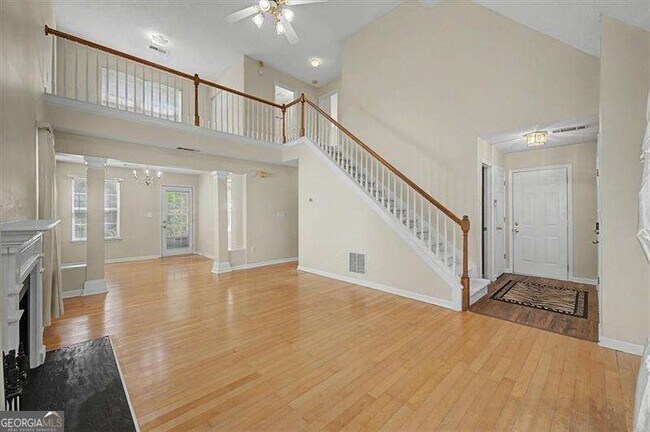 Building Photo - 2025 Baramore Oaks Dr