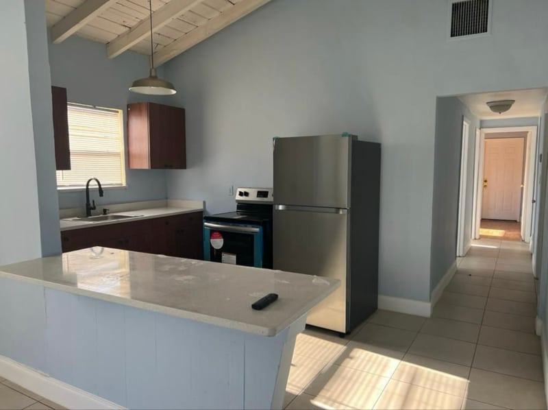 Building Photo - 519 NW 10th Ave