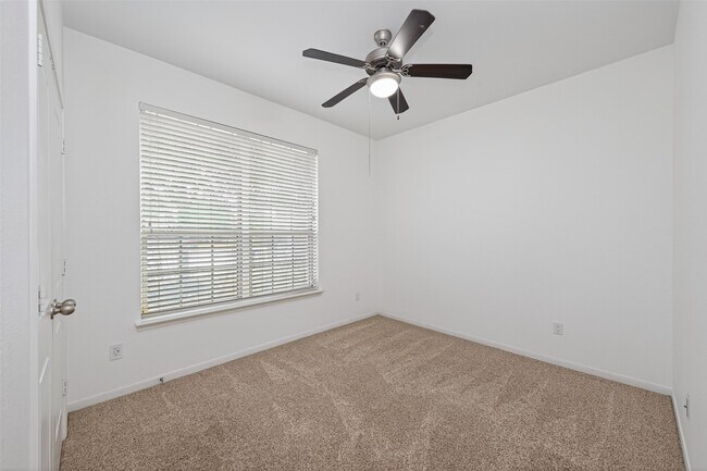 Building Photo - 22522 Fosters Park Ct