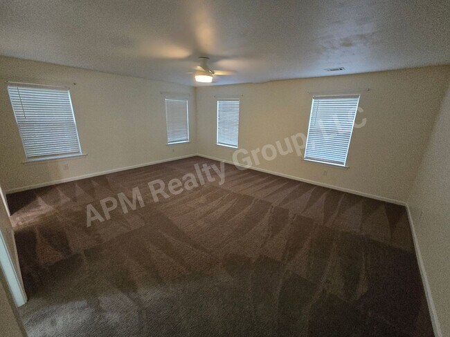 Building Photo - 212 Jasmine Pl Dr