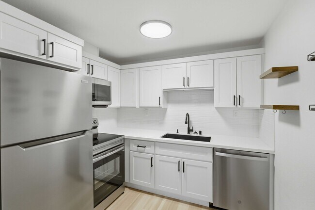 Building Photo - 10423 12th Ave Ct S