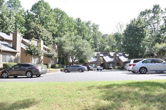 Building Photo - 2003 Parkaire Crossing
