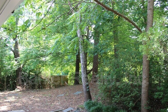 Building Photo - 7520 Stuart Dr