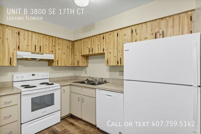 Building Photo - 3800 SE 17th Ct