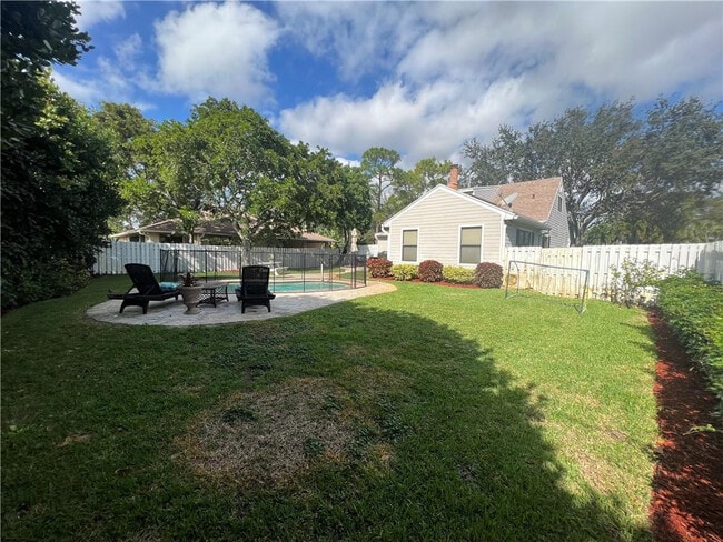 Building Photo - 5068 Beechwood Rd