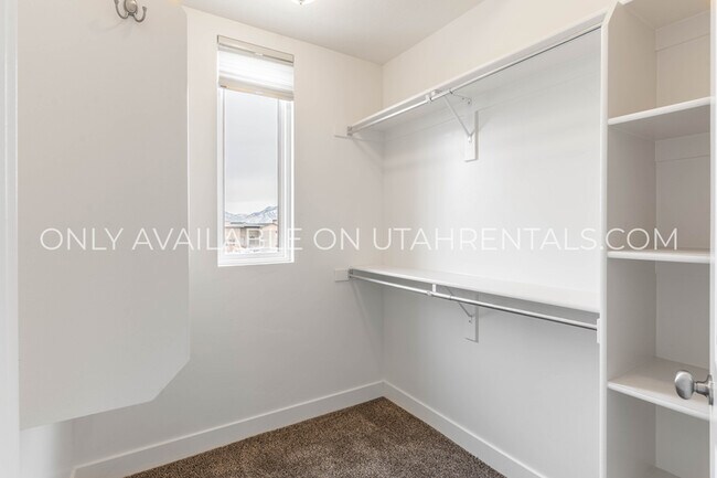 Building Photo - 4738 W Daybreak Rim Way