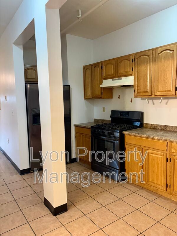 Building Photo - 50 Hedley Ave