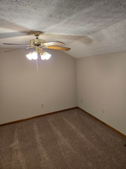 Building Photo - 1757 N Keebler Ave