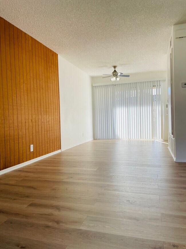 Building Photo - Renovated 3-bedroom townhouse in Todd Ranch with garage and spacious yard