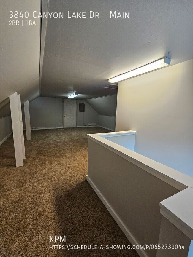 Building Photo - 3840 Canyon Lake Dr