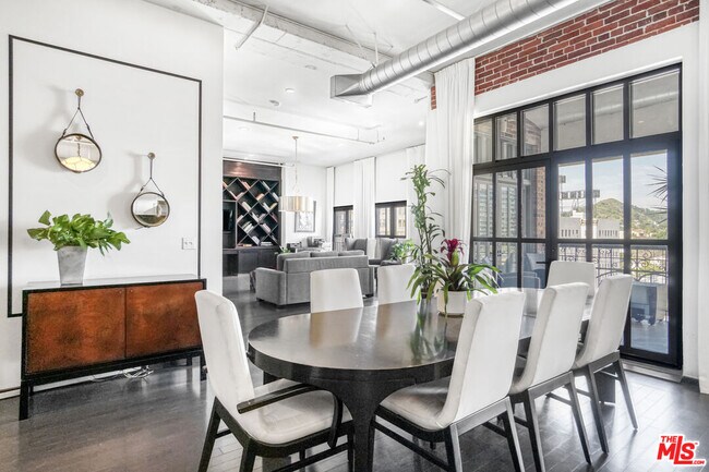 Building Photo - 1645 Vine St