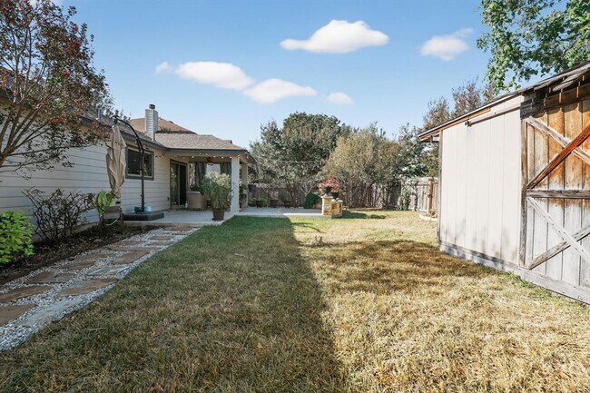 Building Photo - 316 Cliffwood Dr