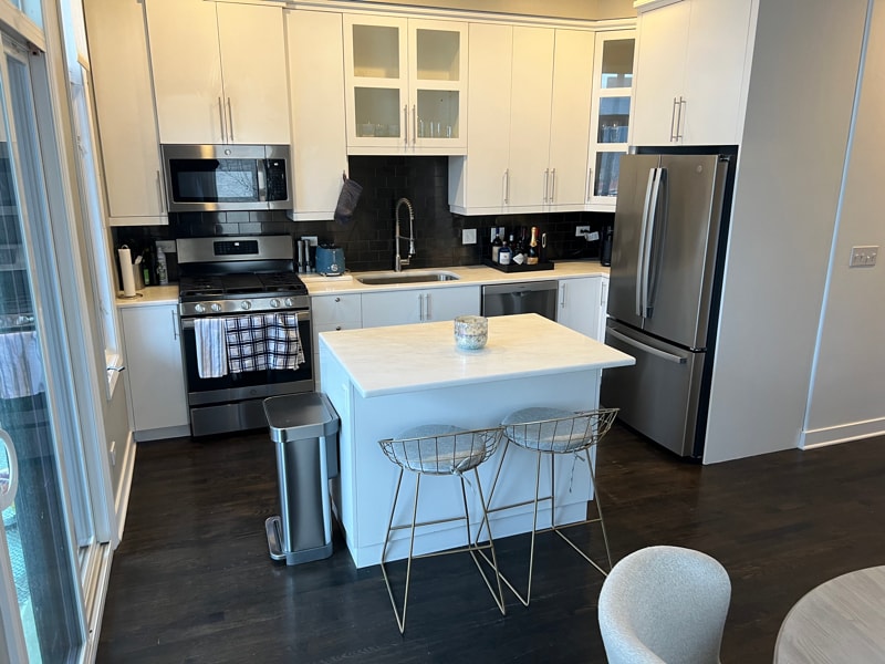 Building Photo - 937 N Willard Ct