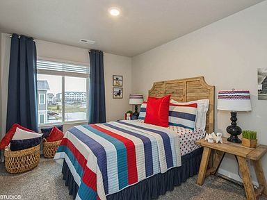 Building Photo - 856 NE Larkspur Ave