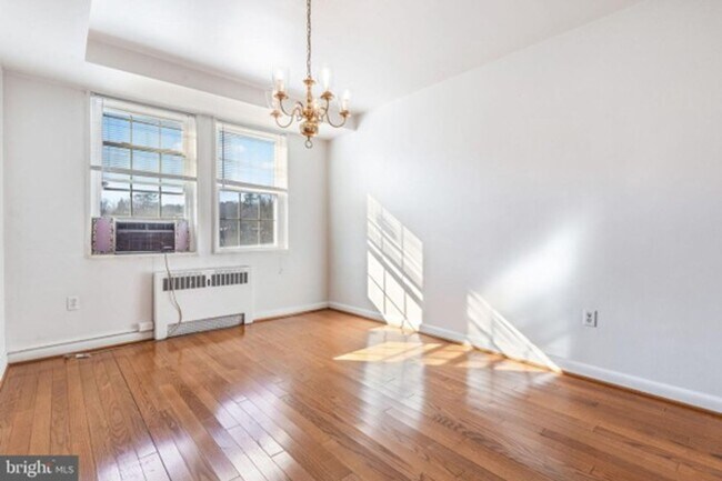 Building Photo - Spacious Tuscany/Canterbury 1bd/1ba Condo with W/D! Available 8/14