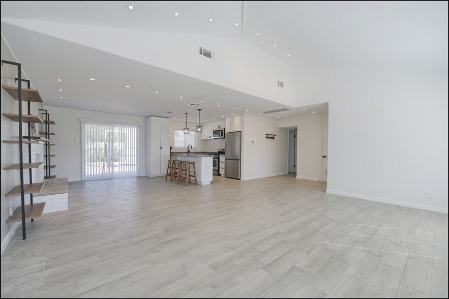 Building Photo - 8617 Darlina Dr