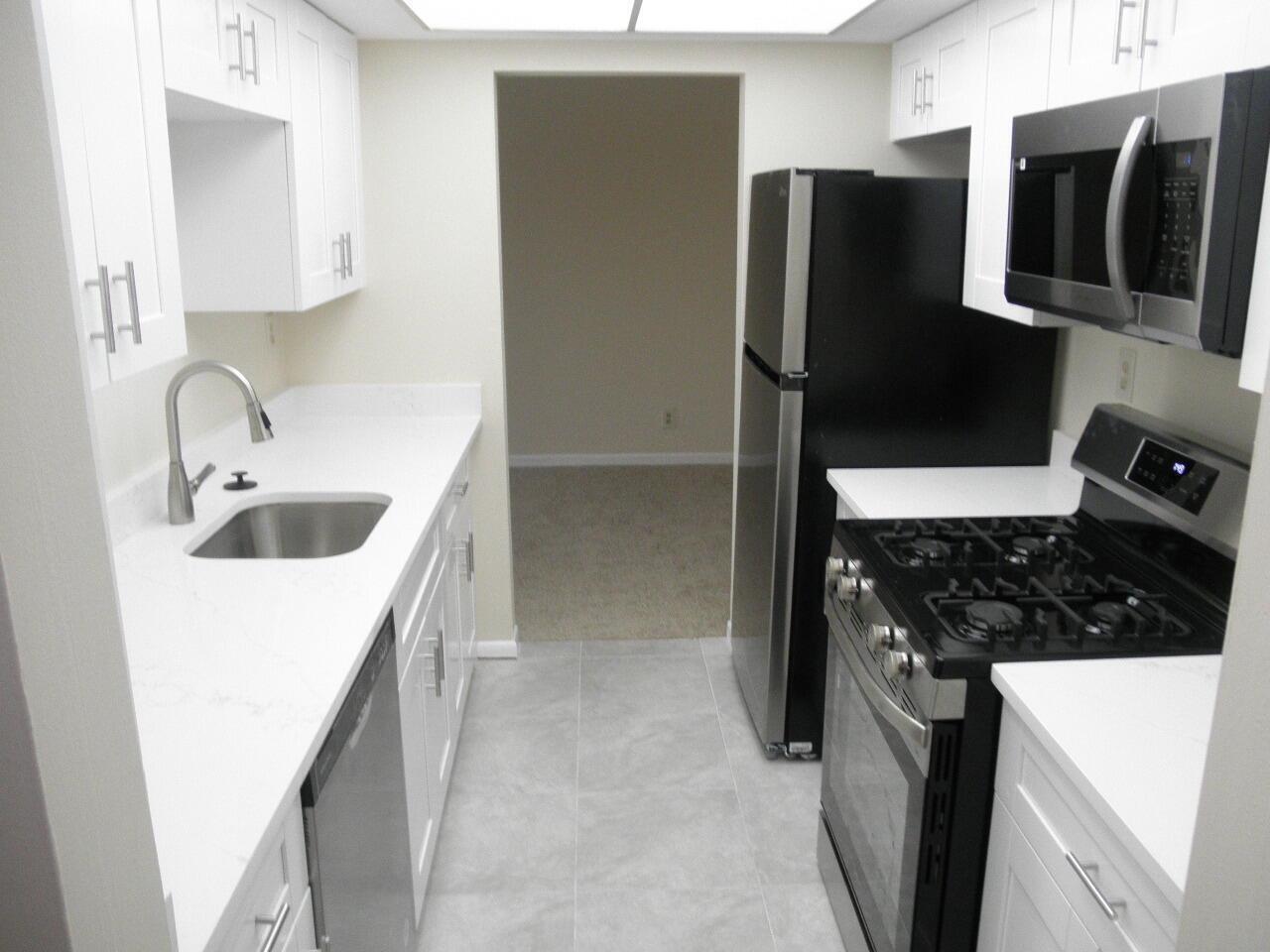 Building Photo - 1601 S Flagler Dr