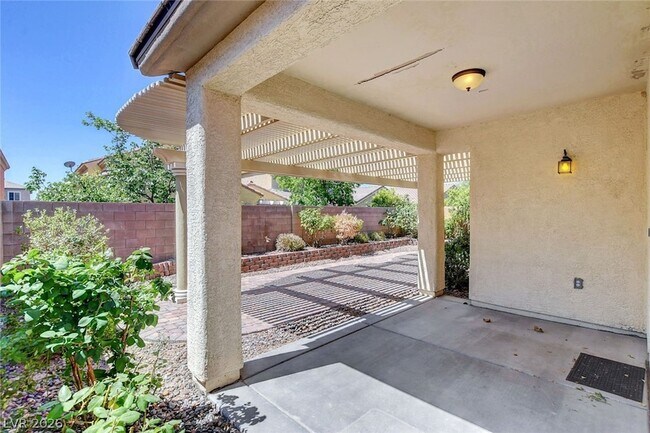 Building Photo - 6825 Tarpon Springs Ct