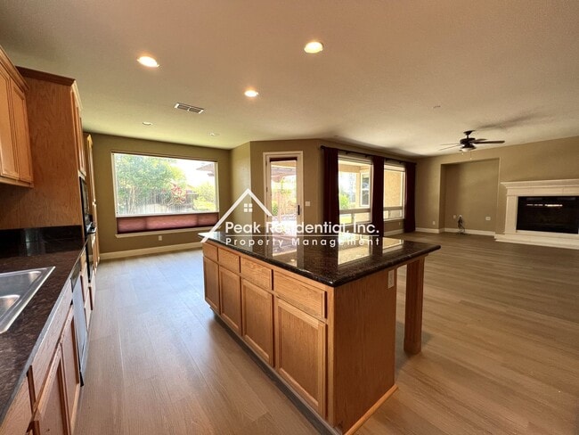 Building Photo - Beautiful 3bd/2.5ba Elk Grove Home