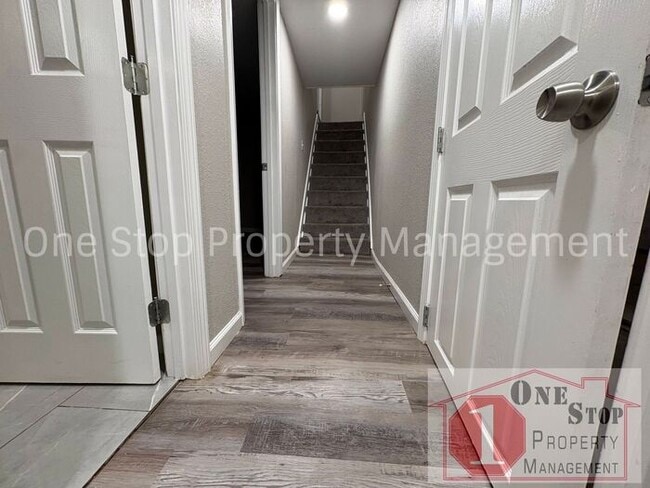 Building Photo - Charming 4-Bed, 2-Bath Home with Beautiful...