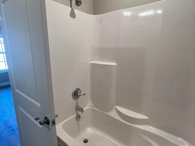 Building Photo - 361 Hillview Mls Blvd