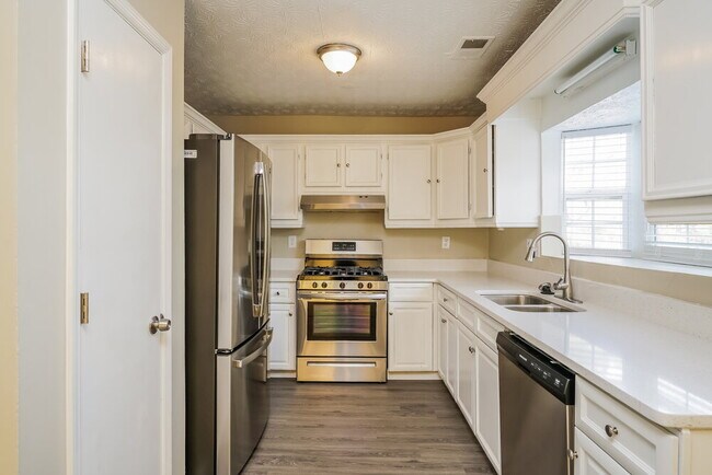 Building Photo - 5545 Dorsett Shoals Ln